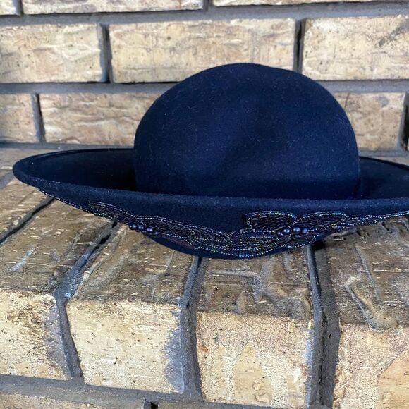 Sequin leather hat - Picture 6 of 7